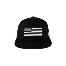 Laden Sie das Bild in den Galerie-Viewer, 4REAL Flag Snapback (black)