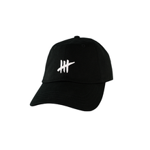 Laden Sie das Bild in den Galerie-Viewer, 4REAL Dad Cap (black)