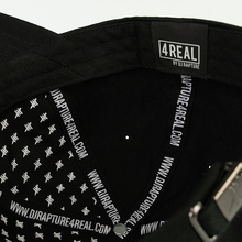 Laden Sie das Bild in den Galerie-Viewer, 4REAL Dad Cap (black)