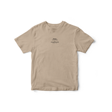 Laden Sie das Bild in den Galerie-Viewer, DJ Definition T-Shirt (sand)